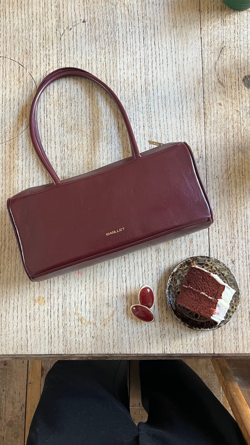 Perfect medium size burgundy bag